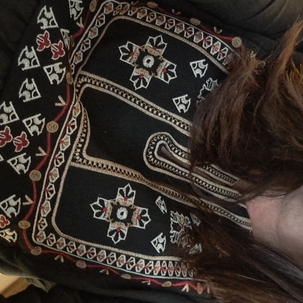 New 3/4 sleeve embroidered top - Picture 16 of 16